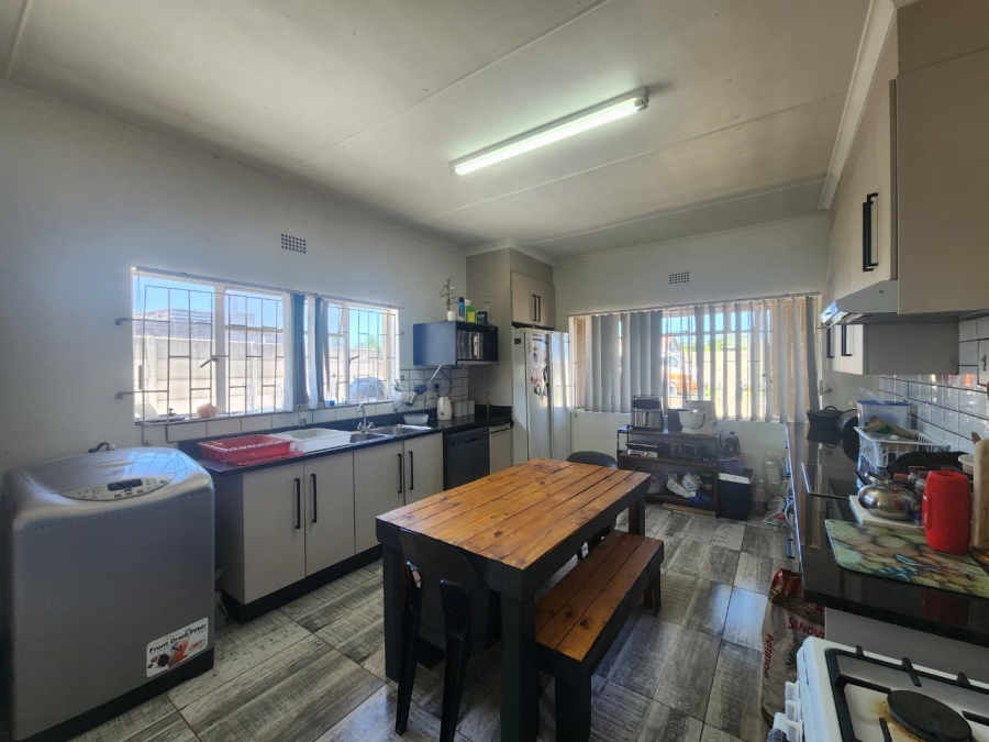 3 Bedroom Property for Sale in Pacaltsdorp Western Cape